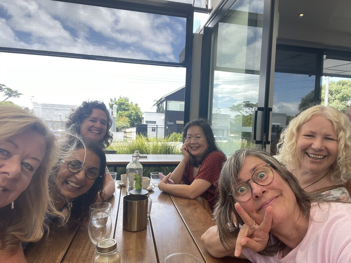 Lunch with my kidlit pals - I took 3 pics but I like this one best 😆 Look out for lovely picture books this year from Vasanti Unka, Vanessa Hatley-Owen, Maria Gill and @MelSzymanik 📚#readnz #kidlit