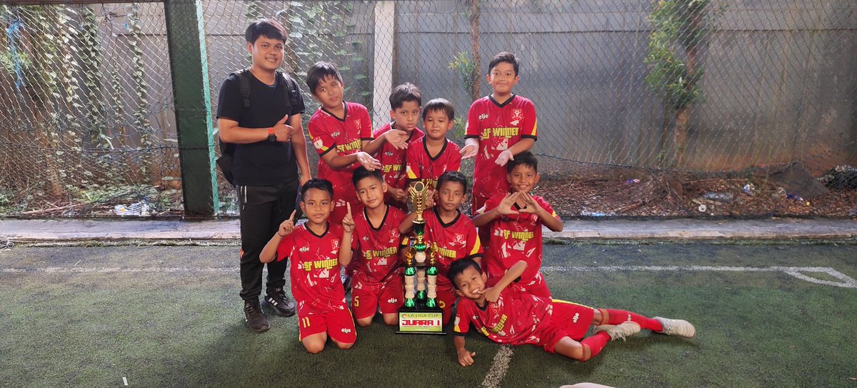 Alhamdulillah pasukan kecil U10 menjuarai la liga cup Cinere🥇🏆⚽berjuang tanpa goal kepper sfwinner.com sfwinner.co.id