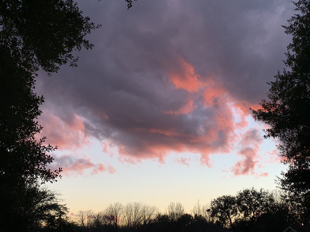 Mary_Wasson's tweet photo. Texas sunsets are the best! #txwx #txsunset #ctx #austin https://t.co/JnbJaeIWx2