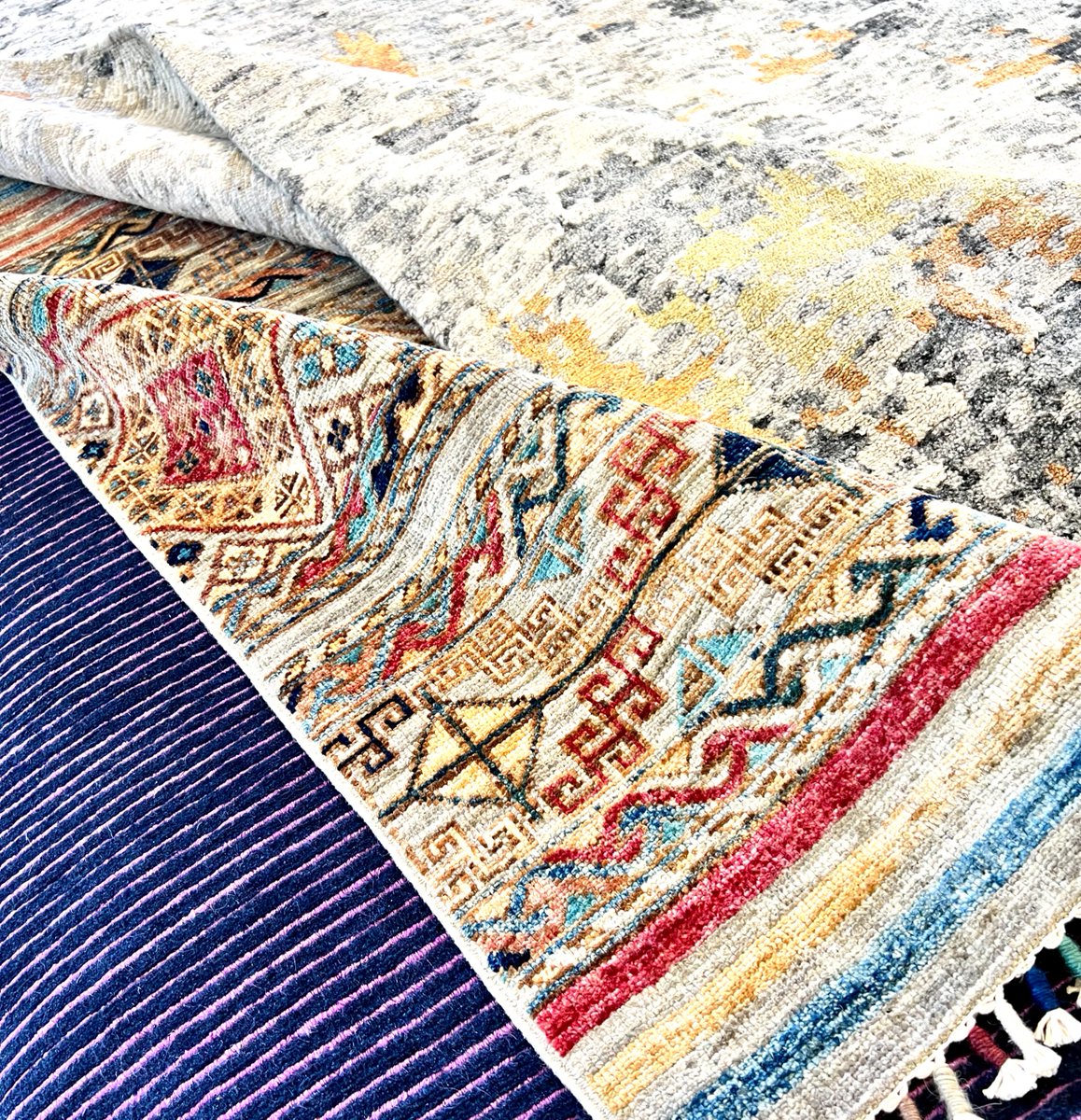 MANSOURS's tweet image. #Rugs add a #warm feeling to any room. Please look online or stop by our two showrooms to see and feel our new stock. 

mansoursruggallery.com #rosevillegalleria #fairoaksblvd
#persianrugs #silkrugs #woolrugs #finerugs #designers #decor #interiordesign #handcrafted #handmade