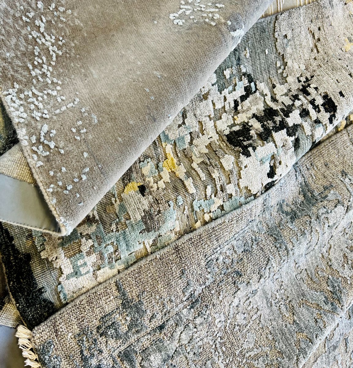 MANSOURS's tweet image. #Rugs add a #warm feeling to any room. Please look online or stop by our two showrooms to see and feel our new stock. 

mansoursruggallery.com #rosevillegalleria #fairoaksblvd
#persianrugs #silkrugs #woolrugs #finerugs #designers #decor #interiordesign #handcrafted #handmade