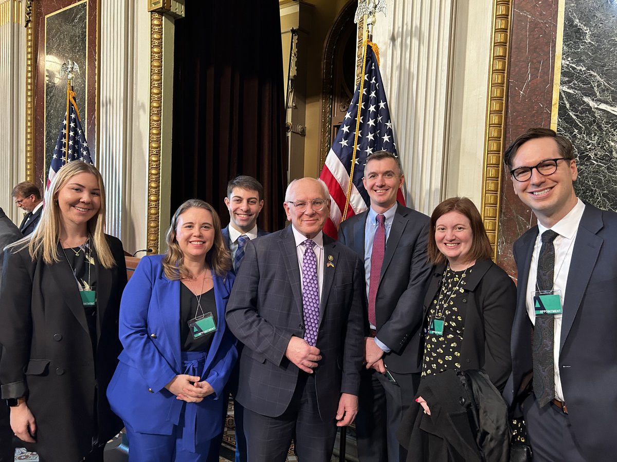 ActionForOD's tweet photo. Today, our team members celebrated the passage of the #MATAct at the @WhiteHouse.

We're grateful for @ONDCP and @DrGupta46 for hosting and their hard work, the leadership of @RepPaulTonko and @SenatorHassan, and the fellow advocates who made this day possible. https://t.co/4XPSCP3fbv