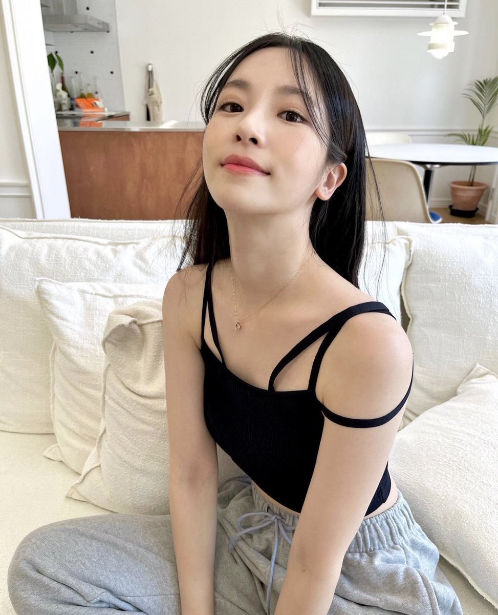 girlgroupspics's tweet photo. sori https://t.co/oPW3NJ09L8