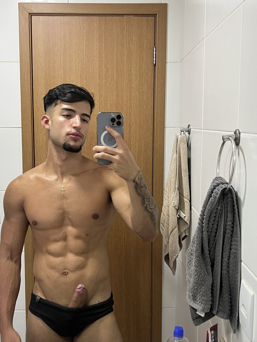 ryan_silveyra's tweet photo. Abre a foto! 😏🍆 https://t.co/ToUoNZurm6