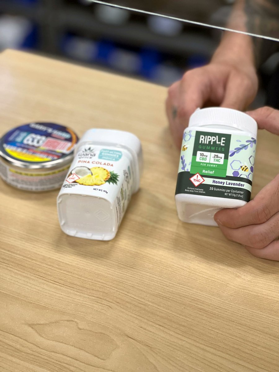 Silver_Stem's tweet photo. Do you love edibles?
Check out what we have in stock https://t.co/vYIzevygpx

#denvercolorado #silverstem #cannabiscommunity #strains https://t.co/EdlIhz0gfn