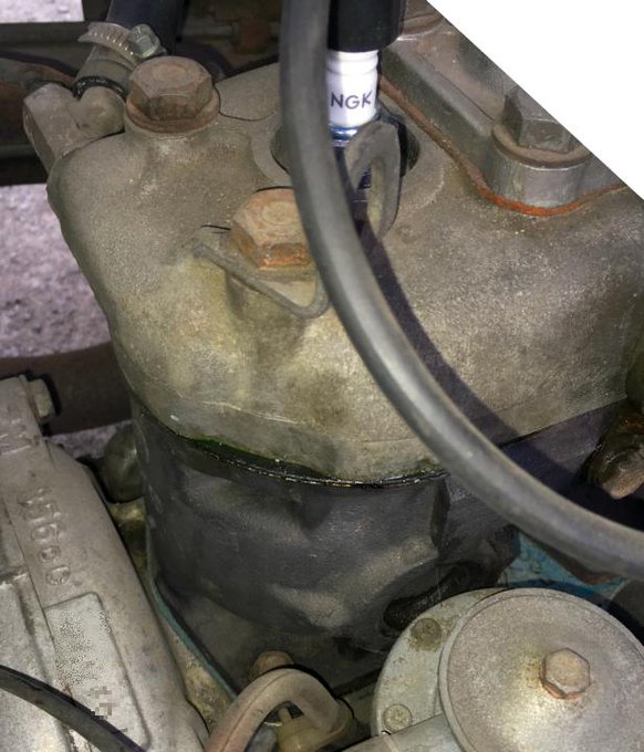 ヘッドから冷却水をにじませていたハイゼットですが
社外品のガスケットの材質的な問題らしく
定期的に増し締め確認すればOKそうでした
よかったよかった 