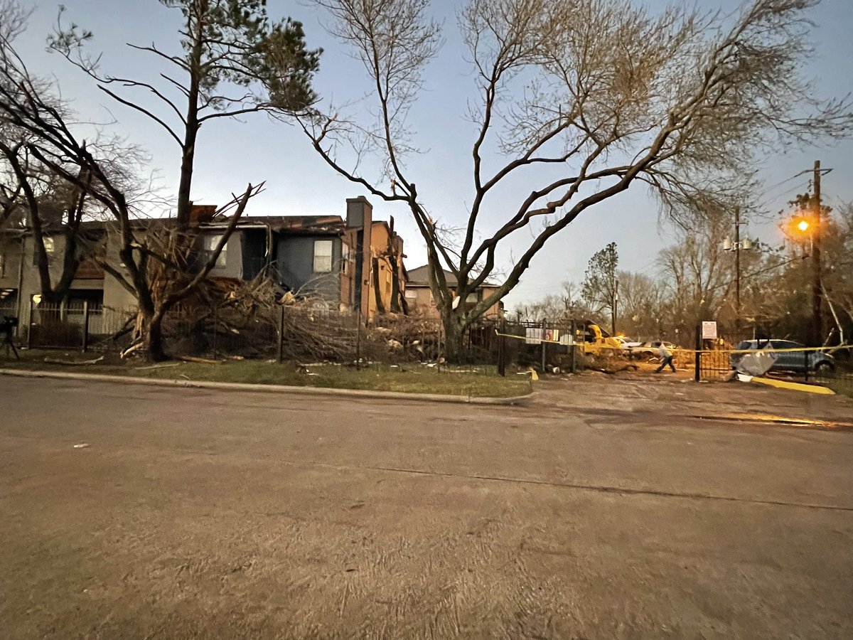 theshipsagent's tweet image. Tornado damage on Roydon Drive off Fuqua #houstontx #houstontornado #Tornado #stormdamage