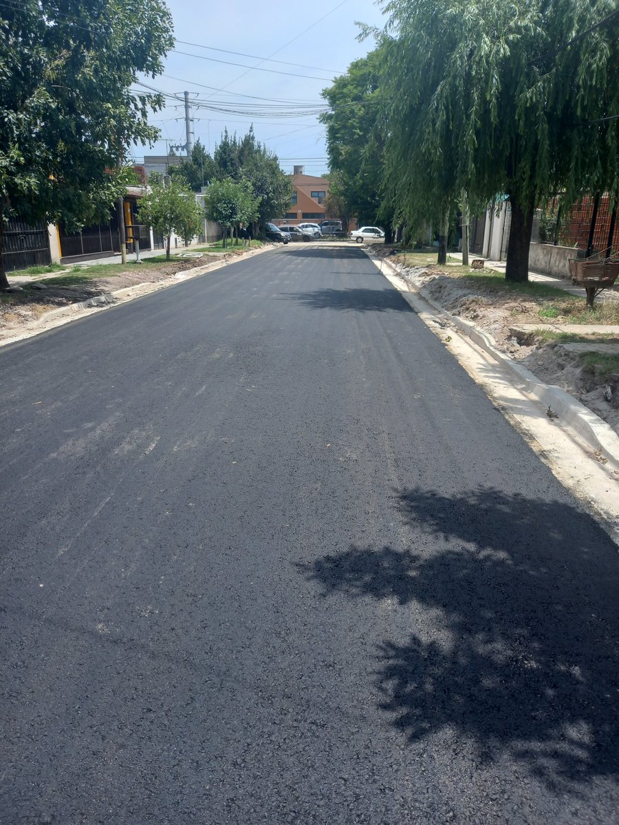 gabrielpablo76's tweet photo. Siguen las obras de asfalto más cordon cuneta de las calles:
Serrano entre las Delicias y Salerno
Tomas Edison entre Muñoz y Serrano
Zona1. Barrió Rosa Mistica 
San Miguel sigue creciendo!!!
@jaimemendezh 
@NigroFrancisco 
@SabiiiLop https://t.co/58NFqDuyPM