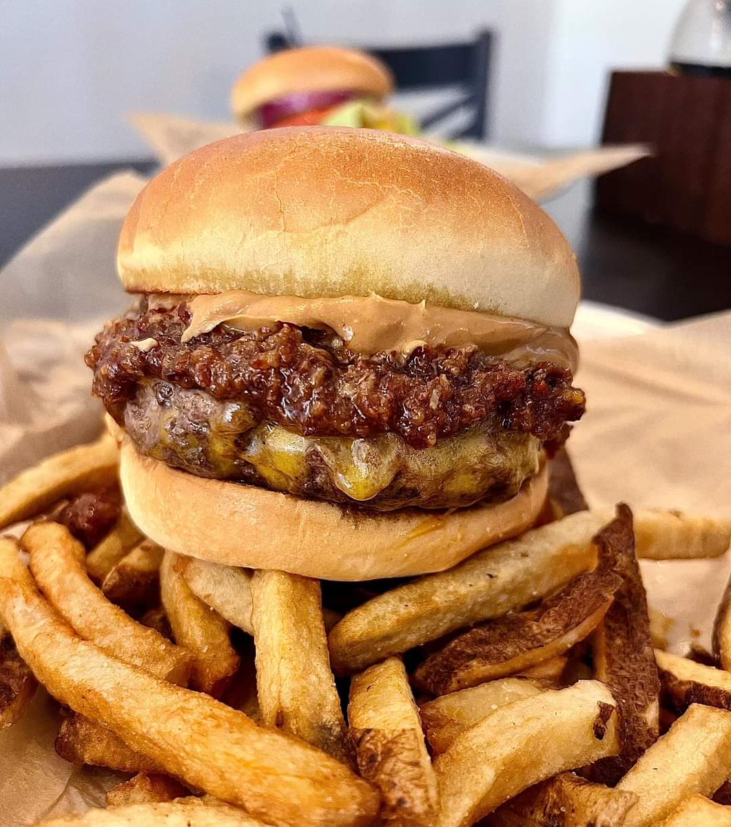 MadScientistFF's tweet image. Your friend just ordered you this burger, what is your first thought?