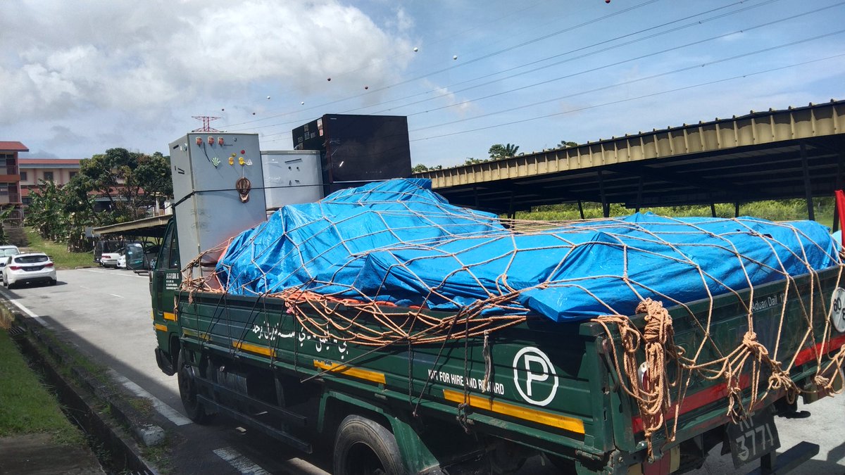 Assalamualaikum boss🙋‍♂
👉Rental pickup Service 
👉pindah rumah
👉potong pokok
👉Buang sampah
💥Than line line works
📲📞whatsapp call:
+673-8657913