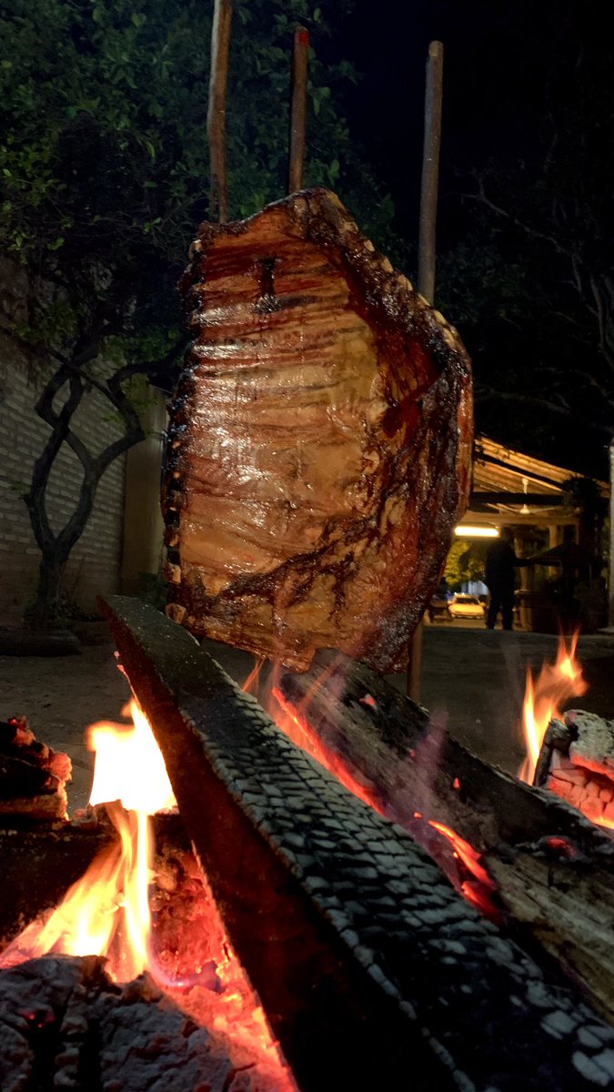 llano_alan's tweet photo. Nuestra verdadera identidad!! 
Por más que adjudiquen, Paraguay 🇵🇾tiene la mejor carne y el mejor asado del mundo https://t.co/RkLTiZHNT1