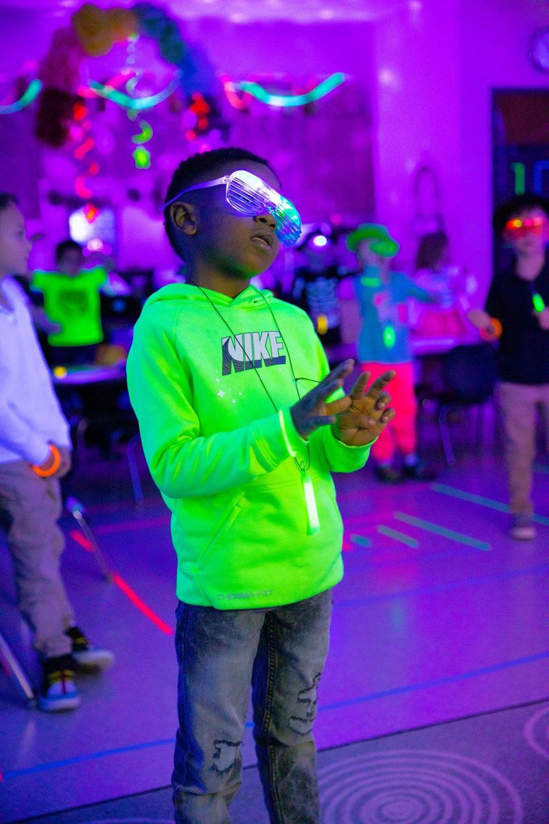 lcs_denver's tweet photo. In celebration of the 100th Day of School, our K students are feeling 100 Days BRIGHTER, wearing fluorescent colors & being greeted by a super-glowing classrooom! Our 2nd grade students completed 100 minutes of service & used 100 objects for STEM activities.
#LCSSTEM #LCSservice https://t.co/QKHMulJhdu