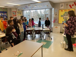 Tilley_Time's tweet photo. Ms. D'Antonio's class is helping with our Tower Garden this year. https://t.co/nZ2ps50Rn8