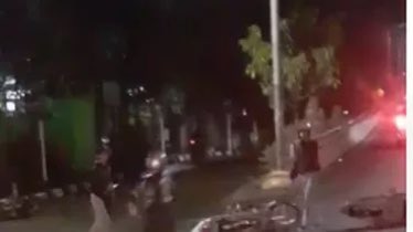 infobdg's tweet photo. Viral Aksi Begal di Kiaracondong Serang 2 Pemuda, Polisi: Pelaku Sudah Tergambar https://t.co/BcOzrdORuE #infoBDG https://t.co/a7kjrwIRbY
