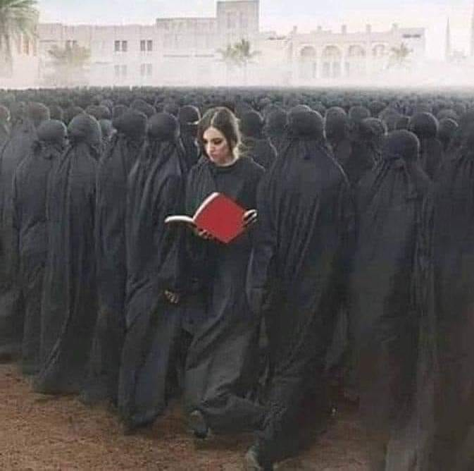 JamesTate121's tweet photo. The photograph is the work of an Afghan artist called Shamsia Hassani, 33 years old, Afghan graffiti artist and professor at Kabul University. If we share, we will be giving voice to all the Afghan women who are living in hell.😮 https://t.co/htwSfbaf49