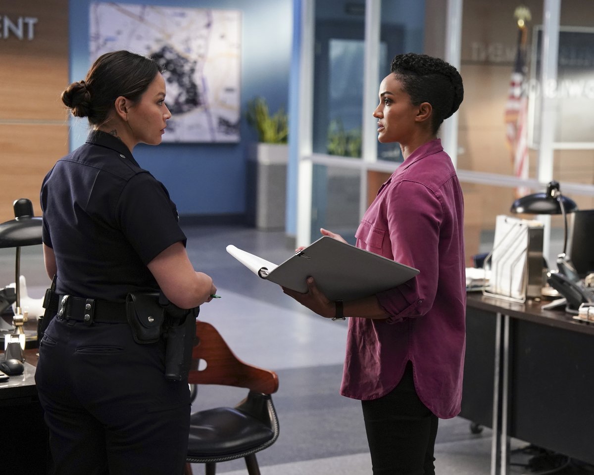 therookie's tweet photo. The lengths Lucy will go to for Tim 🥺 #TheRookie https://t.co/r74qqK8YKy