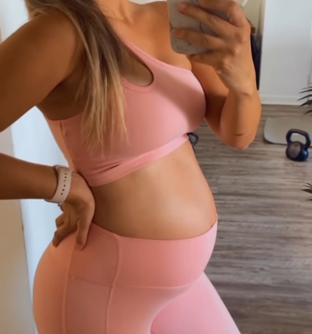 JessaBrooksRP's tweet photo. #31weeks #9weekstogo #RyleeNova #babygirl #baby3 #girlmama https://t.co/mfmZWuH7sy