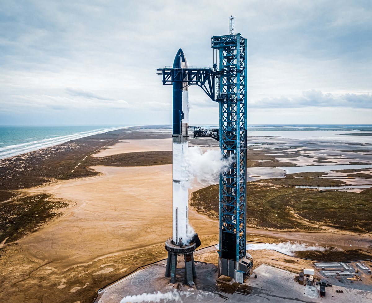 FelixSchlang's tweet image. Yesterday's #Starship wet dress was a huge step forward for humanity's future in space. @SpaceX continues to prove that impossible is just a word, and anything is possible with perseverance and hard work. 

Let's all keep dreaming big and reaching for the stars! #spacexstarship