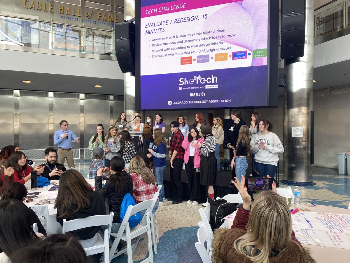 ErieEngineering's tweet image. 🚨 @SVVSD brag! 2️⃣ of the top 3️⃣ finalist of the tech challenge at #SHETECH included @ErieHighSchool and the winners, @SkylineFalcons. Congrats!! ‼️