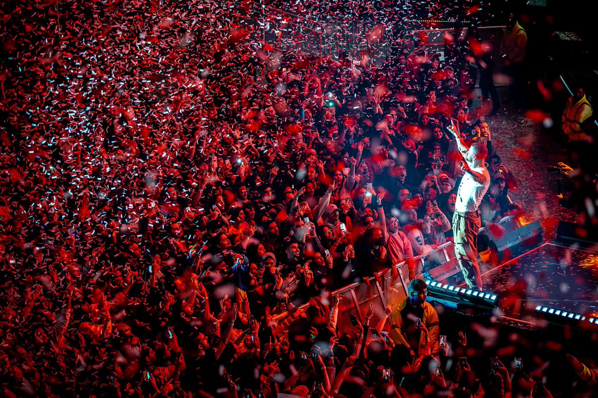 beyon_aldana's tweet image. The kind of memories we aim to create 🫶🏼

Beautiful crowd
Outstanding performance 
A lit night 

Always a great time having you with us 😍🫶🏼

جمهور خيالي 
حفل استثنائي 
ليلة لا تنسى 

شكراً لحضوركم وتواجدكم معانا في مسرح الدانة 😍🫶🏼

#aldanaamp #imaginedragons #MercuryWorldTour