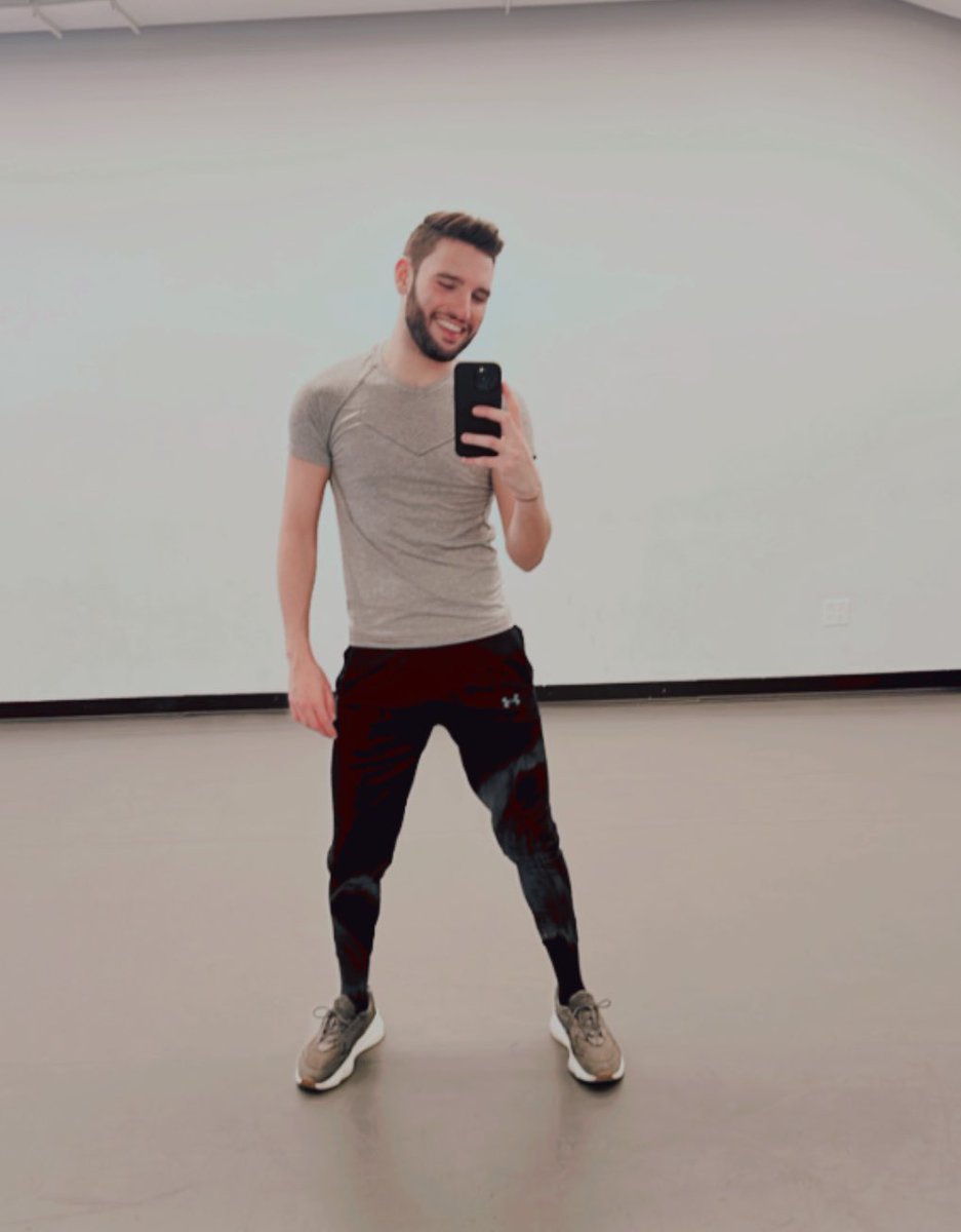 AlexPecoraro17's tweet photo. Time to dance it out! https://t.co/AnABaLfLHT