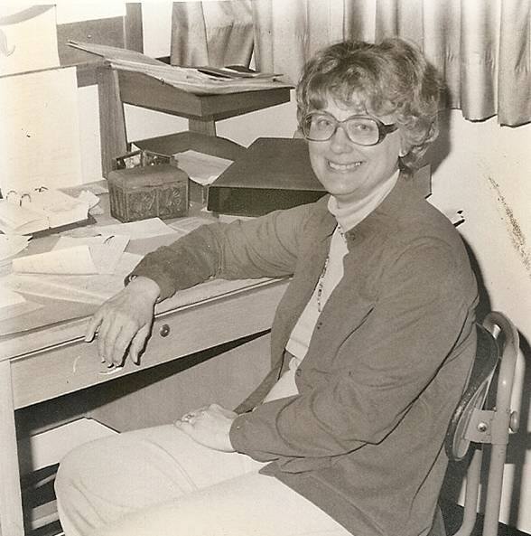 HumansofUCSB's tweet image. 𝐂𝐡𝐫𝐢𝐬 𝐃𝐞𝐚𝐧
𝐋𝐞𝐜𝐭𝐮𝐫𝐞𝐫 𝐢𝐧 𝐭𝐡𝐞 𝐖𝐫𝐢𝐭𝐢𝐧𝐠 𝐏𝐫𝐨𝐠𝐫𝐚𝐦

"Nearly 30 years ago, I first saw the campus of UCSB. My mom had suggested that we stop in several places where I could pursue a teaching degree..."
#UCSB #UCSBfaculty