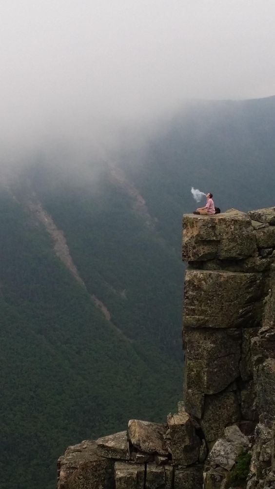 Herbworthy's tweet photo. On top of the world.  💨🌎

Read: https://t.co/xO83nwTFDB
via imgur https://t.co/wZKrG5xfdR