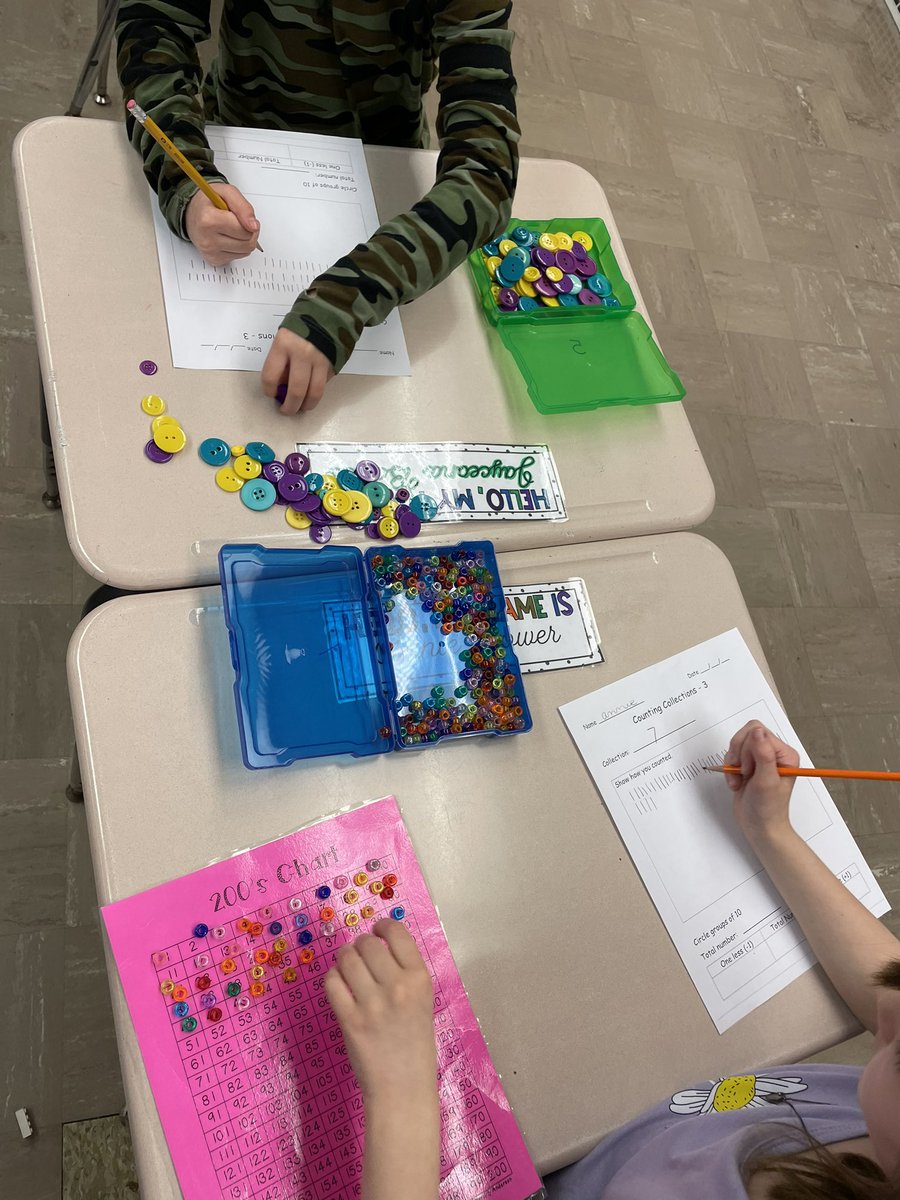 MrsCampuzano2's tweet image. Counting collections for the third time this year! And this time, I upped the stakes after @AIU3MSC #countingcollections #iteachmath