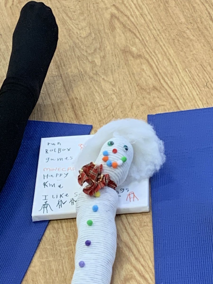 OJA_Brumby's tweet image. Another fabulous session this week for our ‘Creating Calm’ group as they explore new techniques and activities that help with relaxation and self regulation through our Family Hub courses #creatingcalm #familyhub