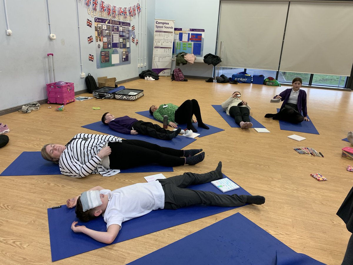 OJA_Brumby's tweet image. Another fabulous session this week for our ‘Creating Calm’ group as they explore new techniques and activities that help with relaxation and self regulation through our Family Hub courses #creatingcalm #familyhub