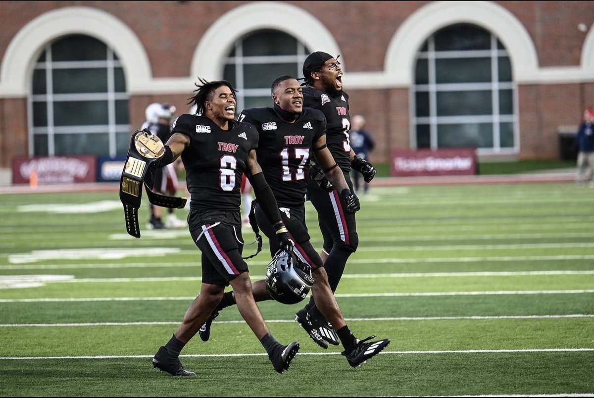 #AGTG Extremely blessed to say I’ve received an offer from Troy university ⚔️  #OneTROY <a href="/CoachBamHardmon/">Coach Bam Hardmon</a> <a href="/ShielWood/">Shiel Wood</a> <a href="/TroyAthletics/">Troy Athletics</a> <a href="/CoachJonSumrall/">Jon Sumrall</a> @RWrightRivals @MohrRecruiting <a href="/ChadSimmons_/">ChadSimmons</a> <a href="/Andrew_Ivins/">Andrew Ivins</a> @RivalsFriedman <a href="/24k7v7/">The24KOrganization ⭐️</a> <a href="/VanguardFB/">Vanguard High School Football</a>
