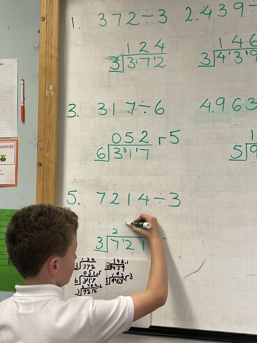 DeanburnPS_P4R's tweet photo. R confidently lead our learning on written division this afternoon, building on our knowledge and skills and now looking at calculations that have remainders. #numeracy #childleadlearning #division #sharing #inverseoperations https://t.co/f1MZsxlL6h