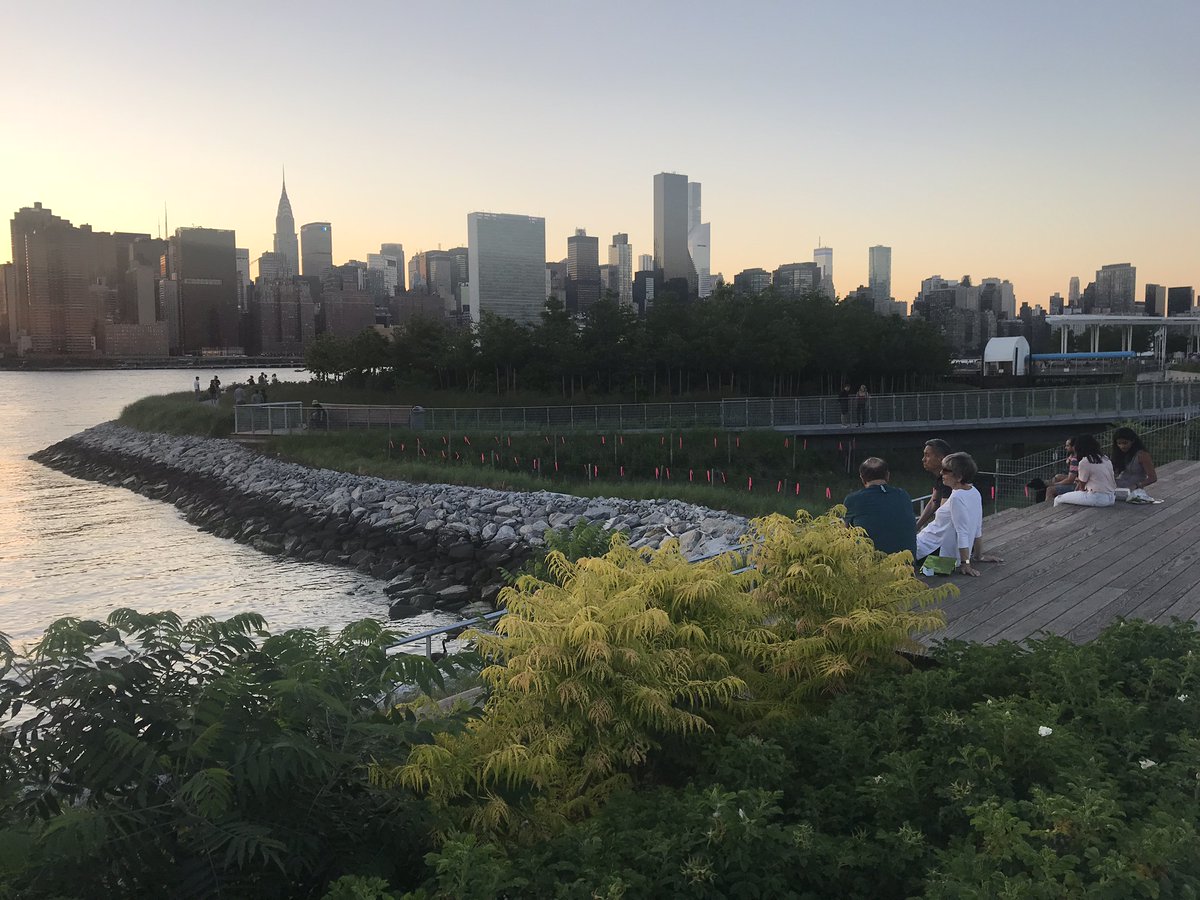 This news will make a splash! Our Climate &amp; Sustainability Planning team won a $453k grant through NY State’s Local Waterfront Revitalization Program to further plan for new waterfront access along our 520 miles of shoreline. Read about our previous work: on.nyc.gov/3Dbgted