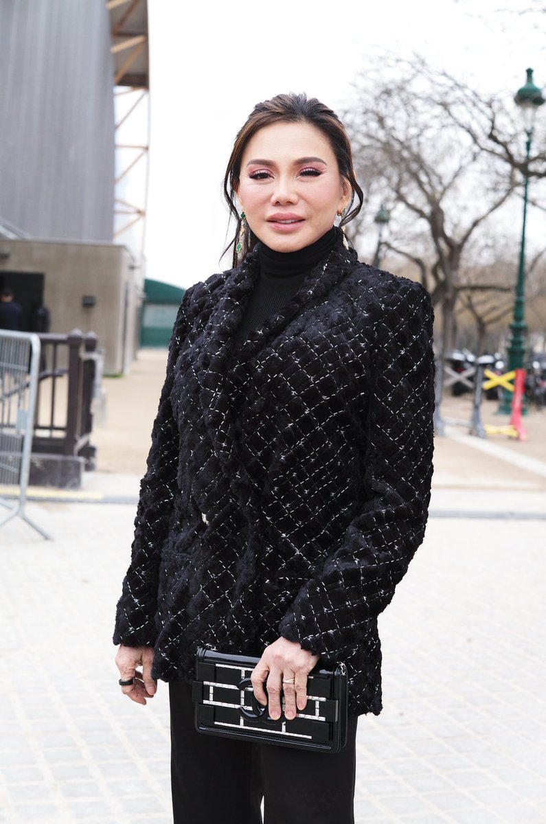 bangpineda's tweet photo. Dra Vicky Belo is #styledwithabang at the Chanel Couture Show today ✨@VickiBelo https://t.co/lamIhPIkWX