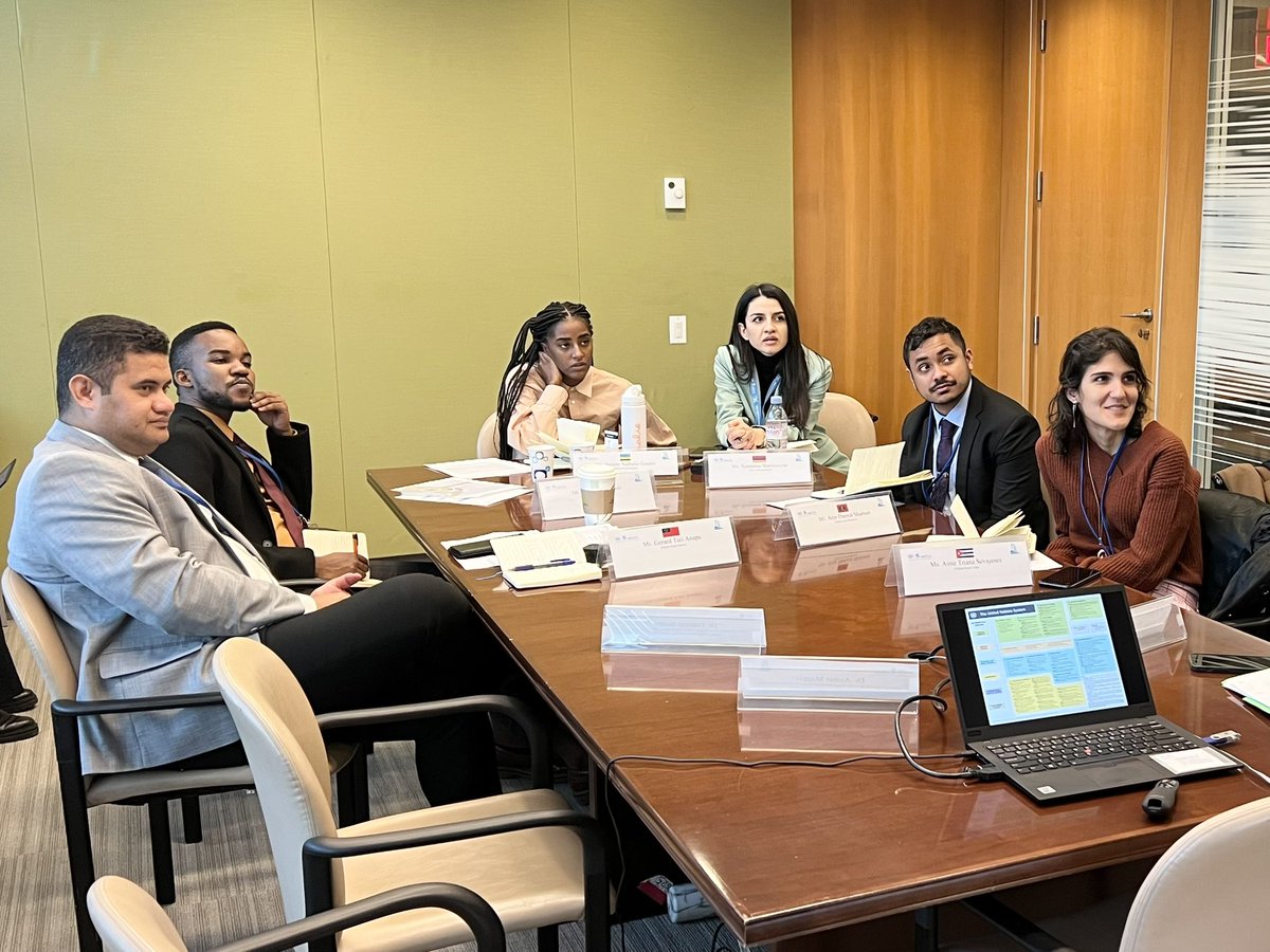 UNITAR_NYO's tweet image. HAPPENING NOW:

Oceans and the Law of the Sea with Dr. Francois Bailet, Dr. Amber Maggio, and Dr. Bart Smit Duijzentkunst from the Division for Ocean Affairs and the Law of the Sea (DOALOS)

#PGAFellowship @UN_PGA