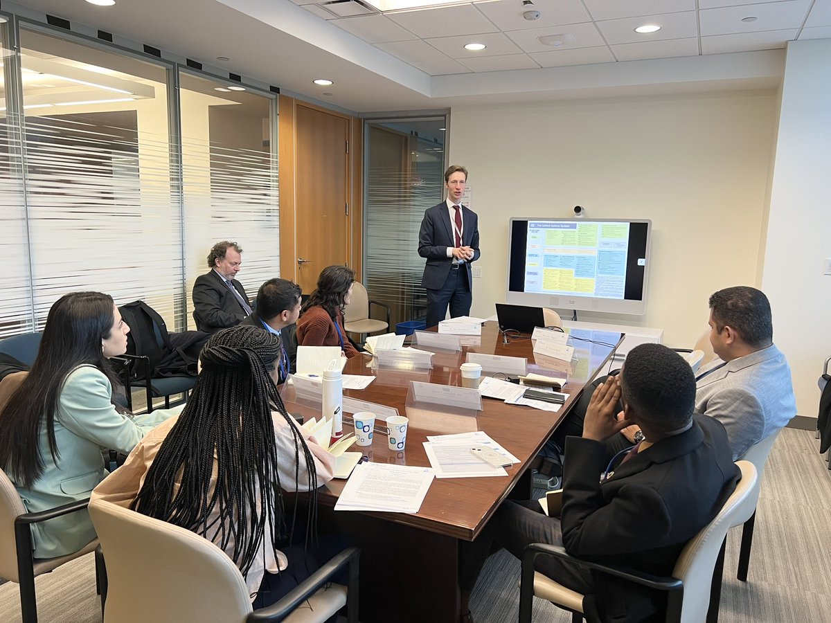 UNITAR_NYO's tweet image. HAPPENING NOW:

Oceans and the Law of the Sea with Dr. Francois Bailet, Dr. Amber Maggio, and Dr. Bart Smit Duijzentkunst from the Division for Ocean Affairs and the Law of the Sea (DOALOS)

#PGAFellowship @UN_PGA