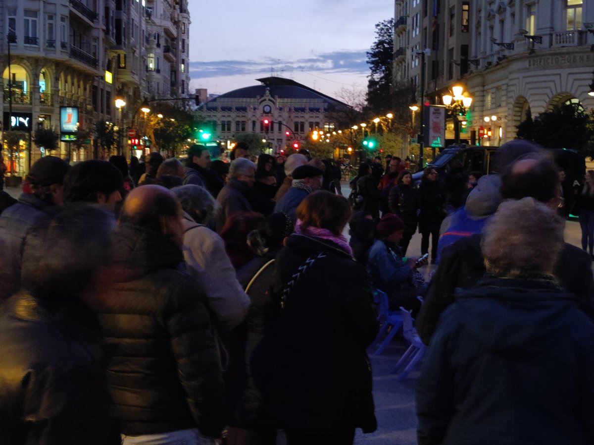 Concentración de la Federación Unión Africana España este 24 de enero 2023 Plaza Ayuntamiento.
#reaperturainvestigacion
#excarcelacionsupervivientes