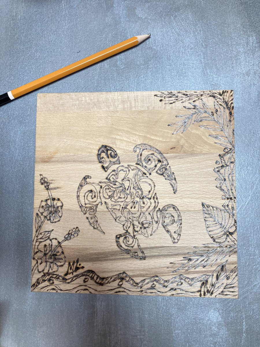 MarionLglt's tweet image. Atelier #pyrogravure à l’internat de #Bascan #art #bois #polynésie 🌺