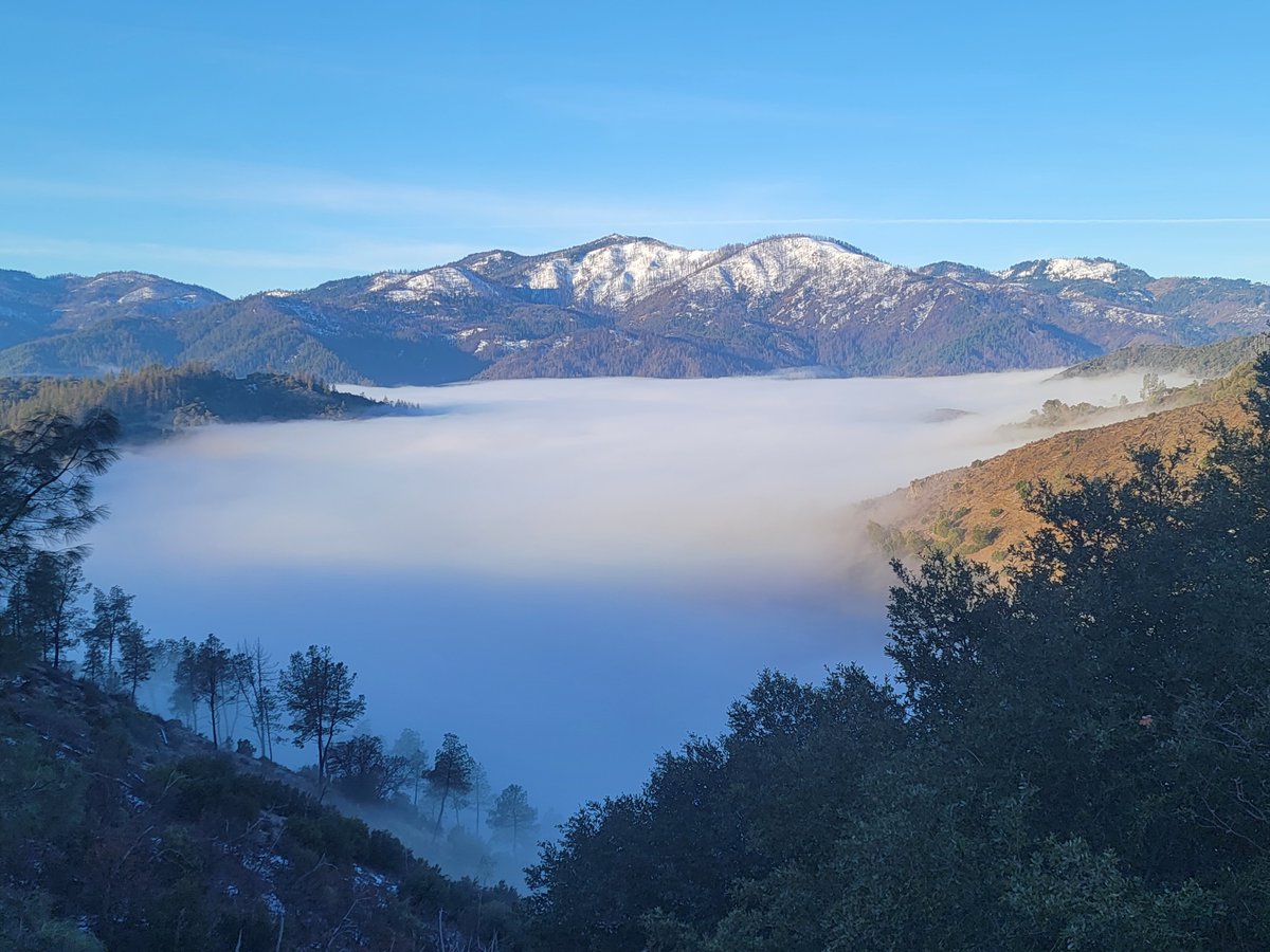 MattDias2773's tweet photo. Early morning blanket of fog obscuring portions of the Trinity River drainage.  Just a peak of snow in recent #wildfire scars across the watershed.  Pretty morning in northern #California. https://t.co/IzXXzIsG8W
