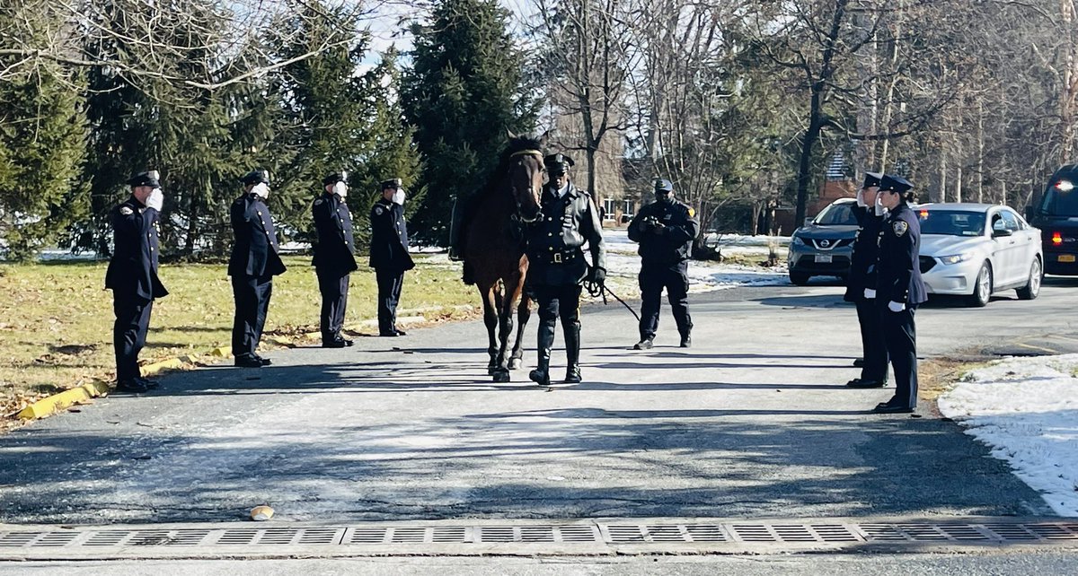 NYPDCeremonial's tweet photo. Active Police Officer Francis Gaynor from the @NYPDSpecialops Mounted Unit passed away on 1/18/23 from 9/11 related illness. 

Today Police Officer Gaynor was carried to his final resting place at Warwick Cemetery. May he rest in eternal peace. #NeverForget 
@NYPDnews https://t.co/PSOjmVvEwM