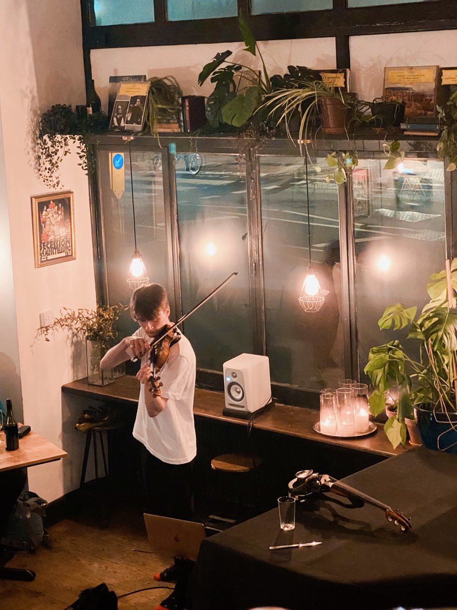 My #NewYearsResolution to see more live music this year is going very well. Tonight was a concert of impressive arrangements by @rbalanas on classical & electric violin, at the wonderful @Fideliocaf in Clerkenwell 🎻 a thoroughly enjoyable gig