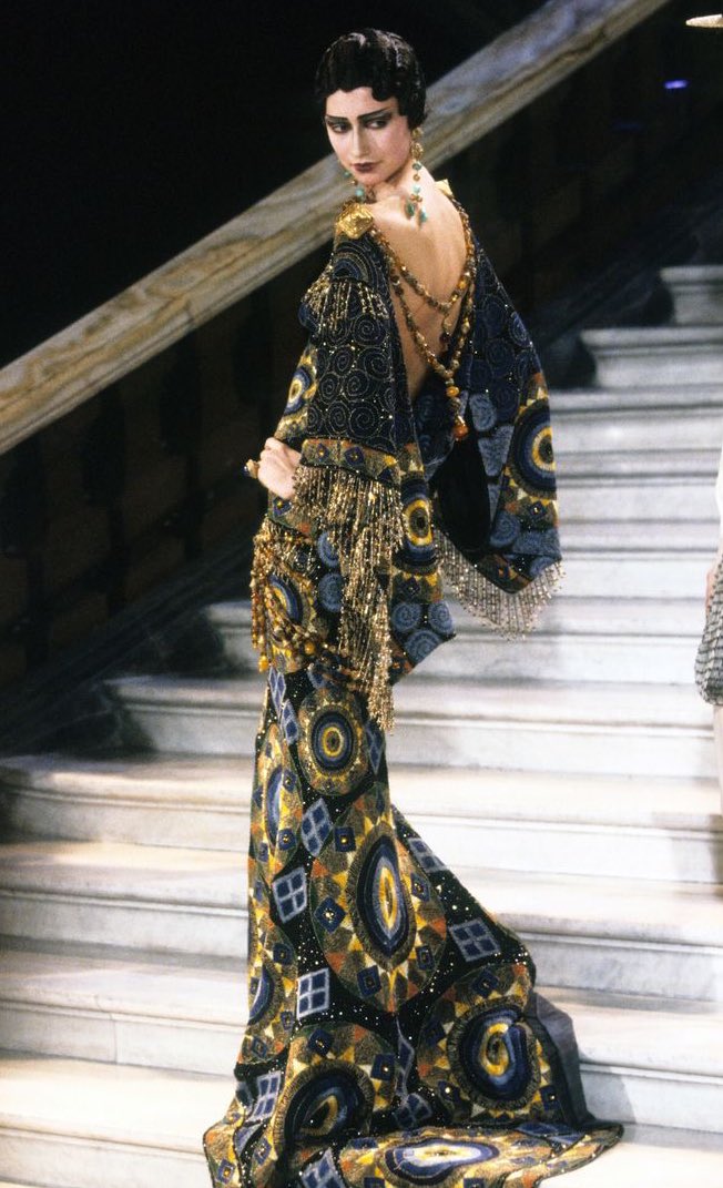 blusmarine's tweet photo. Christian Dior Spring 1998 Couture https://t.co/AFeKZgzhEO