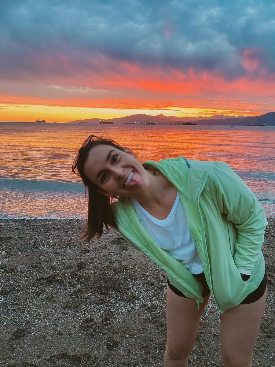 Alex Mack on Twitter: "the artist vs. the art 🤪"