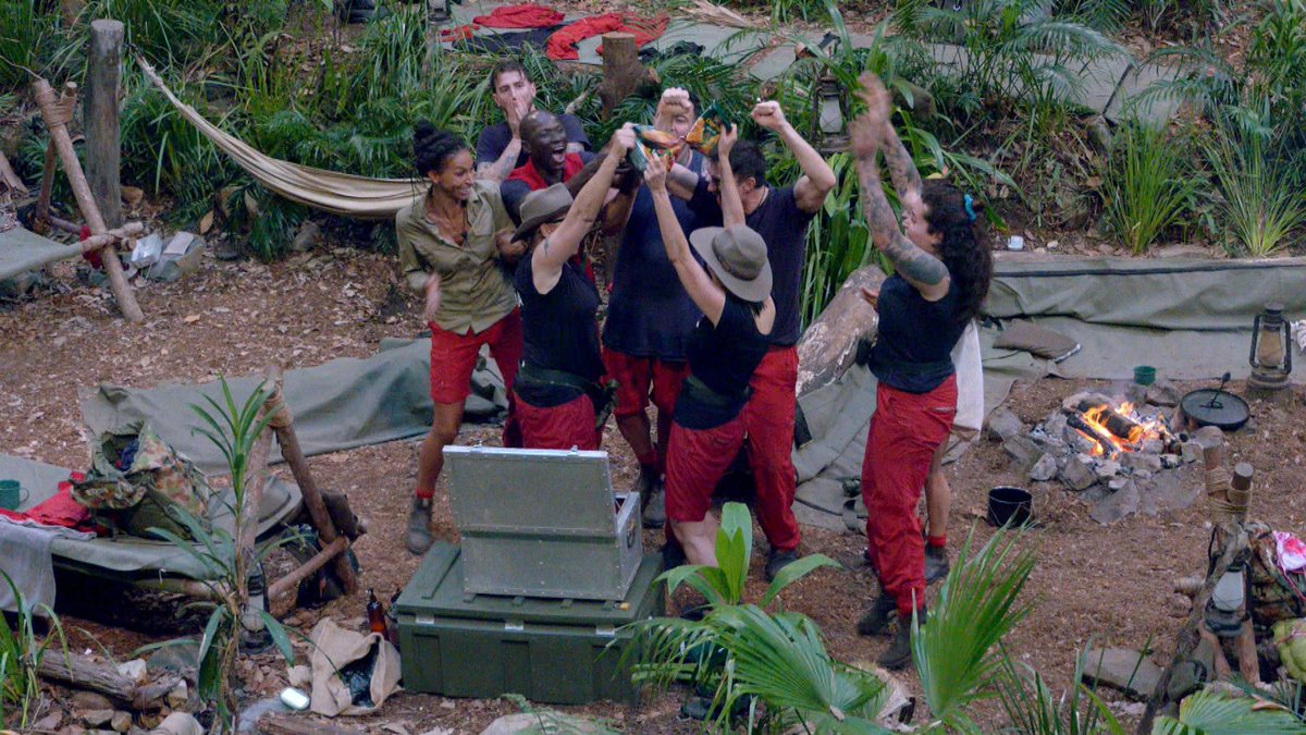 Jessicapth's tweet photo. „Ich halte von Claudia gar nichts.“

Ganz twitter so:

 #ibes https://t.co/DE1N2LTUsp
