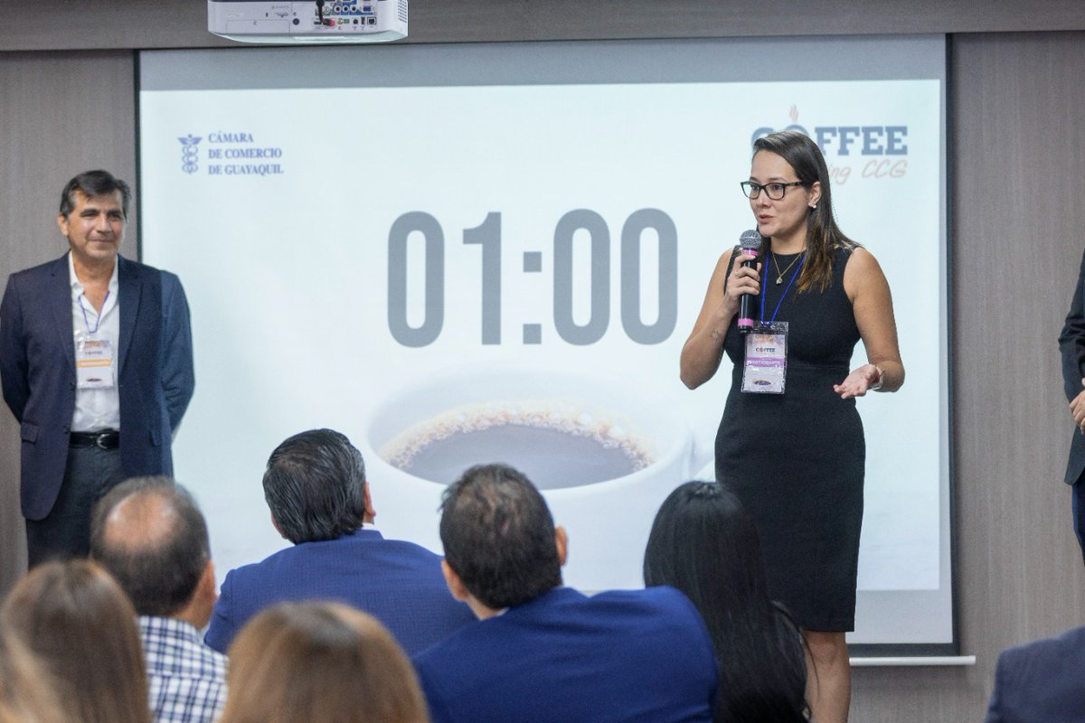 lacamaragye's tweet photo. ☕⛅Hoy compartimos con nuestros socios e invitados en el #CoffeeNetworking. Nuestro director ejecutivo @JCDGM animó a los participantes a aprovechar este espacio que tiene como fin crear oportunidades de negocios mutuas y red de contactos. https://t.co/nQpzdm2owM