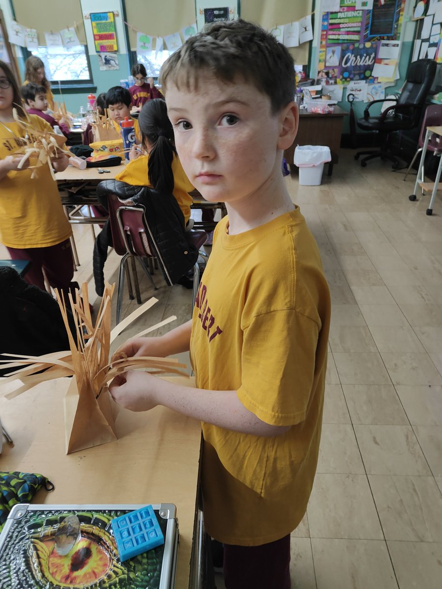 SACAELASS345's tweet photo. 3rd Grade exploring the Baobab Tree. https://t.co/lk7FkHh4gG