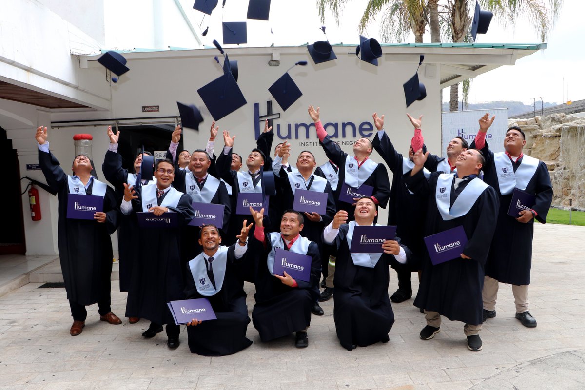 HumaneNegocios's tweet photo. Primera promoción Tecnicatura en Ventas - Arca Continental 
@arcacontal

👉🏼 Lee la noticia completa en el link https://t.co/WSpuWO7SBF

#Humane #Graduación2023 #Graduados #Humaners #ArcaContinental https://t.co/3DK8IRHBco