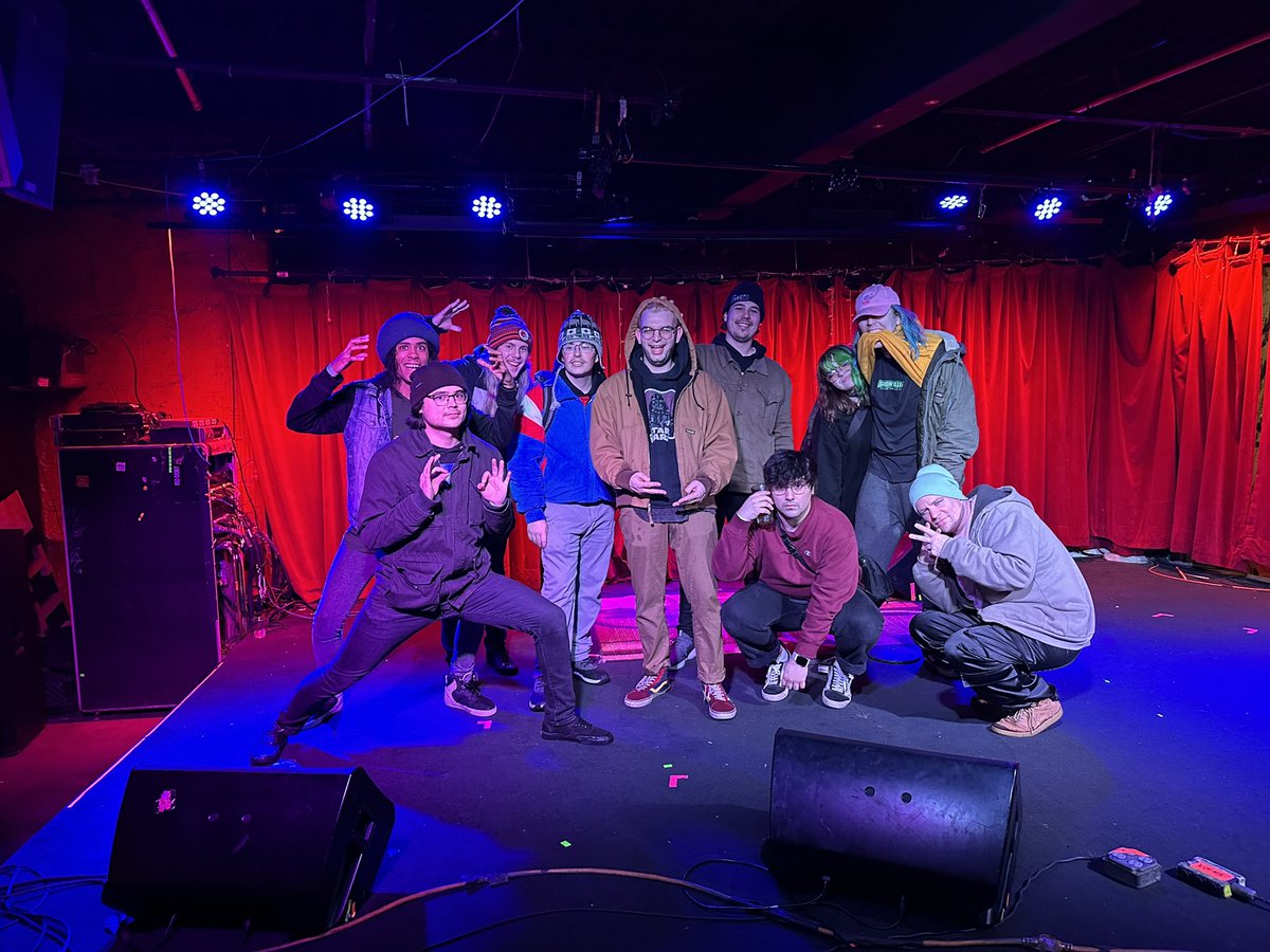 snowellet's tweet photo. our run w @arcadia_grey and @equipment_ohio was a movie and you fucked up if u missed it i won’t lie 🚨🚨🚨💰💰💰 https://t.co/prgnbYBpZc