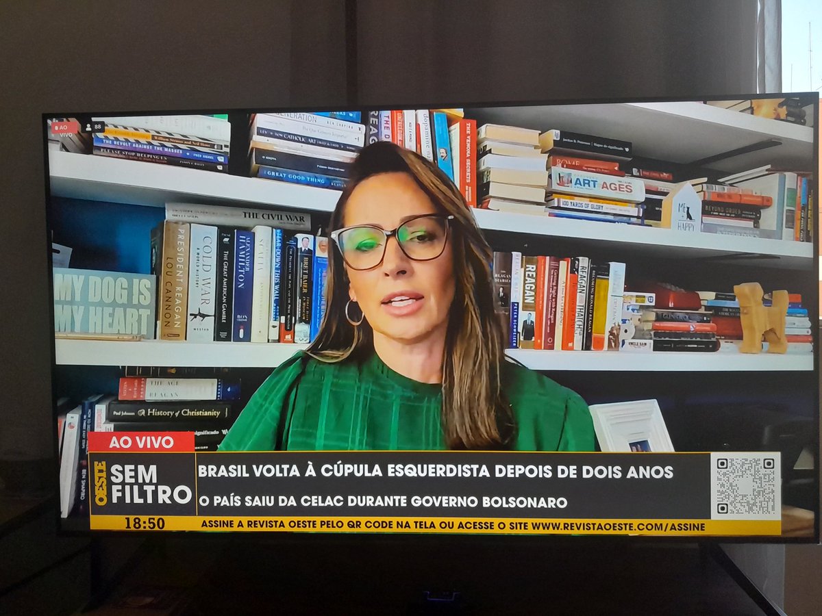 EderRodriguesd9's tweet photo. @oestesemfiltro @anapaulahenkel @augustosnunes @GFiuza_Oficial @silvionavarro 

Meus comentaristas PREFERIDOS... gigantes.....eu amo!!!! Melhor programa Oeste Sem Filtro no centro da minha sala. https://t.co/fxnvgX7fGG