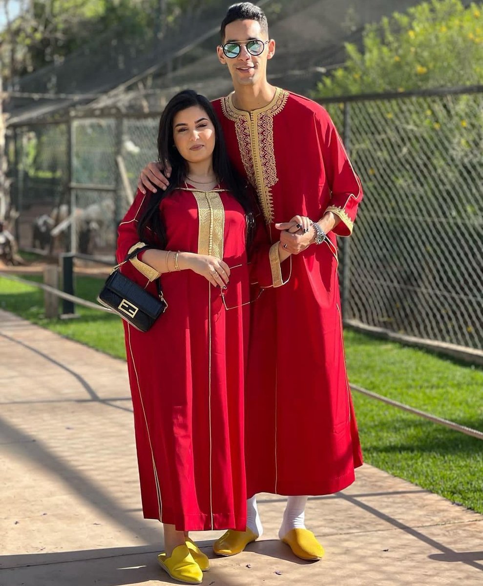 MountakhabFR's tweet photo. 🤔 | LE SAVIEZ-VOUS ?
Le hobby préféré de Don Badr est de têter les Bezoula de Madame Benoun en personne.
Selon ses dires, le goût est semblable à celui du lait de dattes, très rare à trouver. Chaleureusement.
#Bezoul #Teter #Bezoula #Biberon https://t.co/biR1yGACIp